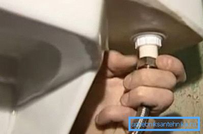 Изделие позволяет быстро и легко подвести воду в самые недоступные места. Изделие позволяет быстро и легко подвести воду в самые недоступные места.