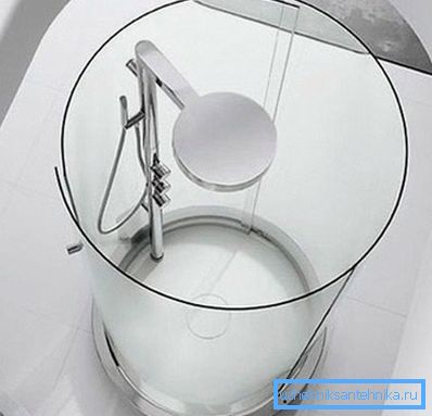Оригинальная круглая душевая, которая требует специфического подключения Оригинальная круглая душевая, которая требует специфического подключения