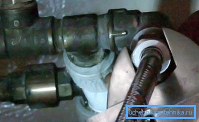 Теперь можно прикрутить шланг