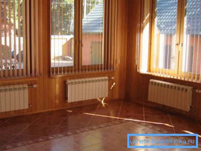Алюминиевые радиаторы в интерьере загородного дома Алюминиевые радиаторы в интерьере загородного дома
