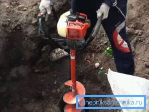 Бурильная машина с бензиновым двигателем. Бурильная машина с бензиновым двигателем.