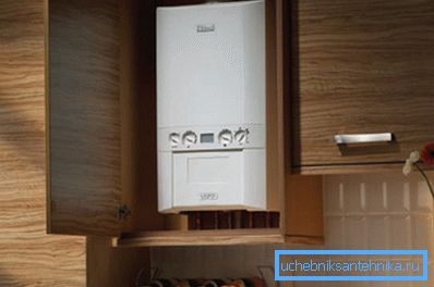 Бытовой газовый котел прекрасно помещается на кухне и не требует выделения отдельного помещения Бытовой газовый котел прекрасно помещается на кухне и не требует выделения отдельного помещения