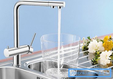 Для подачи фильтрованной воды не обязательно монтировать отдельный прибор Для подачи фильтрованной воды не обязательно монтировать отдельный прибор