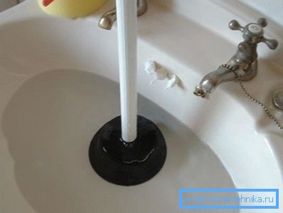 Использование вантуза Использование вантуза