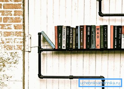 Книжная полка из патрубков, муфт, тройников и уголков. Книжная полка из патрубков, муфт, тройников и уголков.