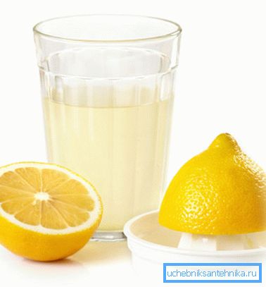 Лимонный сок, растворенный в воде, послужи отличным ароматизатором Лимонный сок, растворенный в воде, послужи отличным ароматизатором