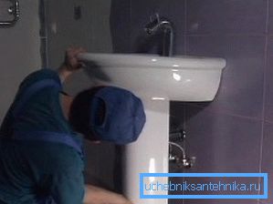 Пьедестал присоединяется в последнюю очередь Пьедестал присоединяется в последнюю очередь