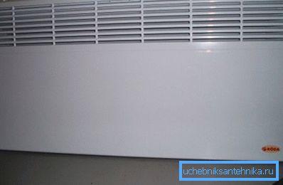 Плоский масляный радиатор с возможностью настенного и напольного расположения Плоский масляный радиатор с возможностью настенного и напольного расположения