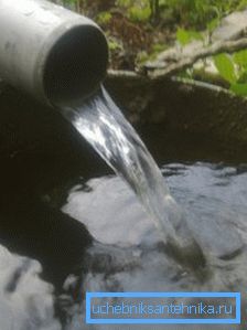Продолжаем чистку до тех пор, пока вода не станет чистой и прозрачной. Продолжаем чистку до тех пор, пока вода не станет чистой и прозрачной.
