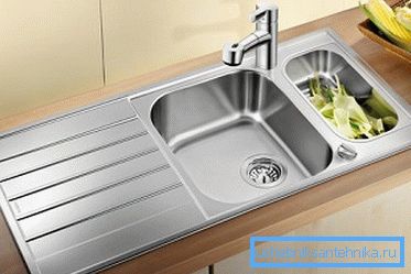 Штампованная мойка на кухне Штампованная мойка на кухне