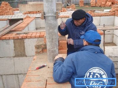 Установка бетонной трубы. Установка бетонной трубы.