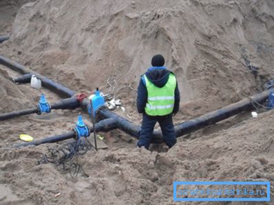 Водопровод из стальных труб Водопровод из стальных труб