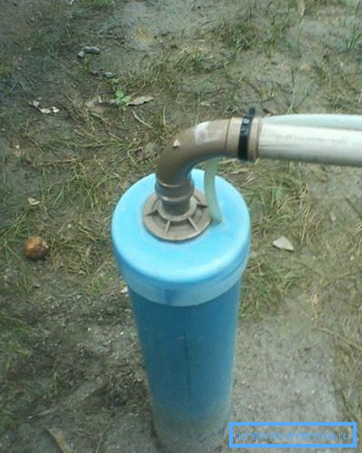 Водозаборный колодец, оборудованный оголовком Водозаборный колодец, оборудованный оголовком