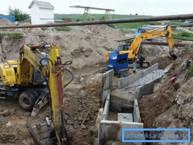 Закладка основания для водопропускного сооружения Закладка основания для водопропускного сооружения