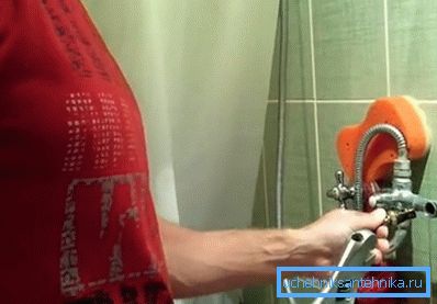 Замена кранбуксы в смесителе - демонтаж Замена кранбуксы в смесителе - демонтаж